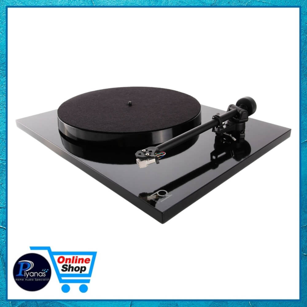 เครื่องเล่นแผ่นเสียง REGA : PLANAR 1 + หัว CARBON (BLACK)